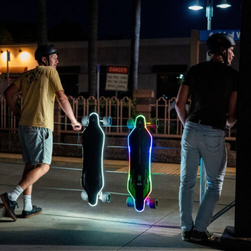 Meepo Voyager X Glow elektrisk longboard med RGB-belysning